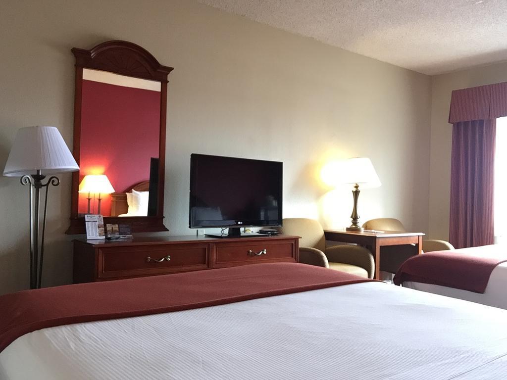 Baymont Inn & Suites By Wyndham Holbrook Kültér fotó