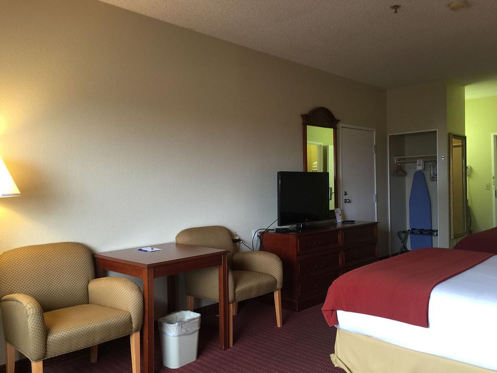 Baymont Inn & Suites By Wyndham Holbrook Kültér fotó